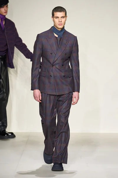 Look 57